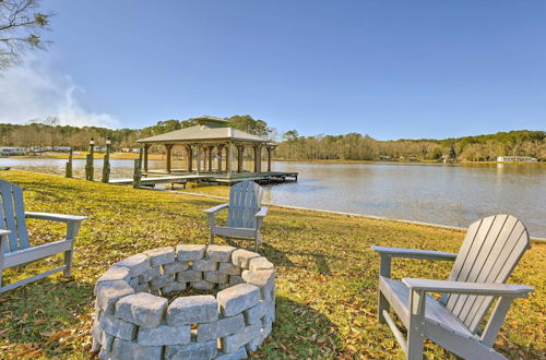 Photo 20 - Expansive Shelby Home Nestled on Lay Lake