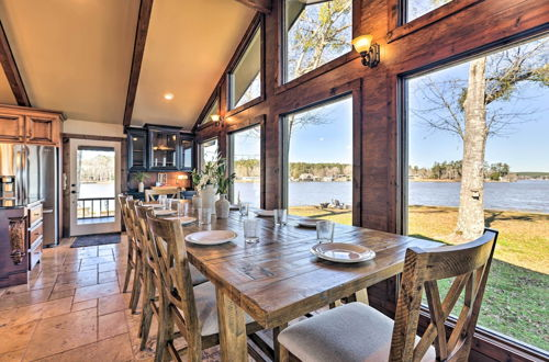 Photo 32 - Expansive Shelby Home Nestled on Lay Lake