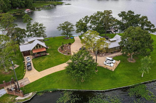 Foto 13 - Expansive Shelby Home Nestled on Lay Lake