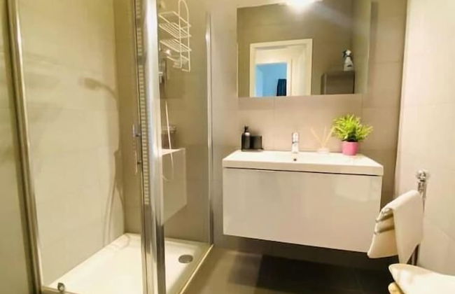 3 bedrooms in Center w Terrace&Parking - Photo 20