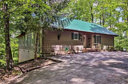 Photo 9 - Eclectic Cabin w/ Hot Tub: 1 Mi to Ober Gatlinburg