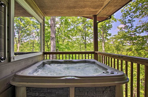 Photo 14 - Eclectic Cabin w/ Hot Tub: 1 Mi to Ober Gatlinburg