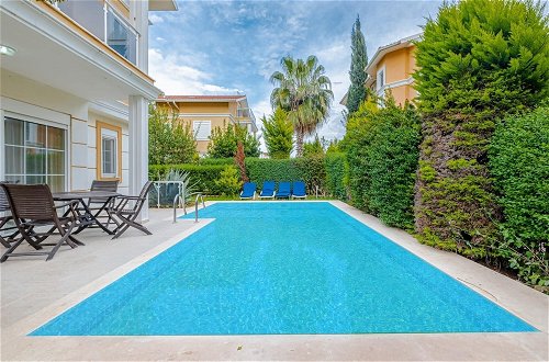 Foto 6 - Luxury Private Villa With Pool and Garden in Serik