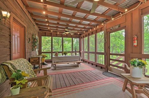 Foto 4 - Pet-friendly Glen Rose Retreat w/ Screened Deck