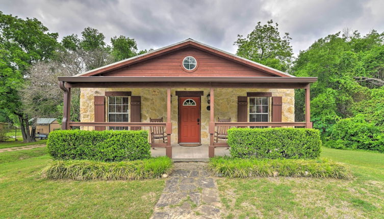 Photo 1 - Pet-friendly Glen Rose Retreat w/ Screened Deck