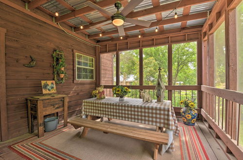 Foto 18 - Pet-friendly Glen Rose Retreat w/ Screened Deck