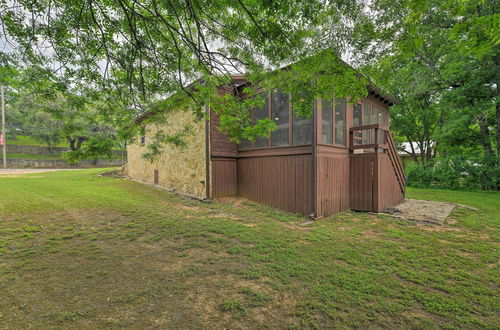 Photo 22 - Pet-friendly Glen Rose Retreat w/ Screened Deck