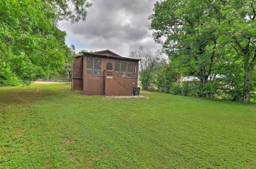 Photo 9 - Pet-friendly Glen Rose Retreat w/ Screened Deck