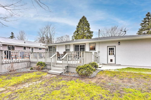 Photo 7 - Charming Retreat w/ Deck - Walk to Lake Pepin