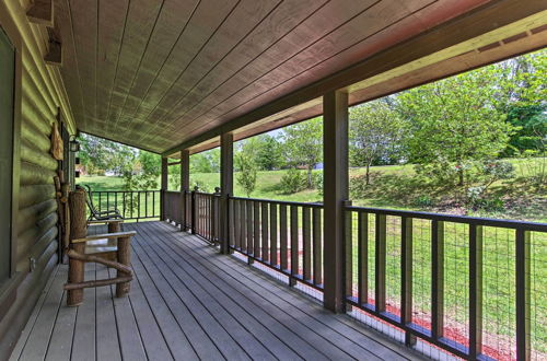 Photo 10 - Rustic Cabin w/ Screened Deck: 8 Mi to Dollywood