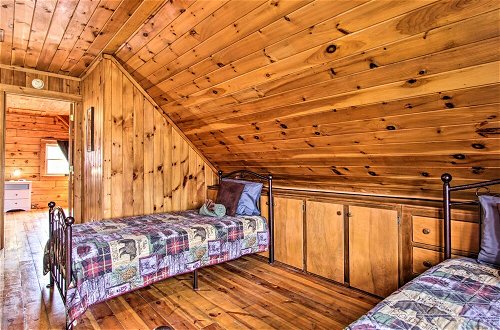 Photo 8 - Rustic Cabin w/ Screened Deck: 8 Mi to Dollywood