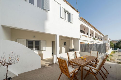 Photo 19 - Three-bed House With Private Patio in Quarteira