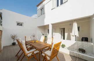 Photo 2 - Three-bed House With Private Patio in Quarteira