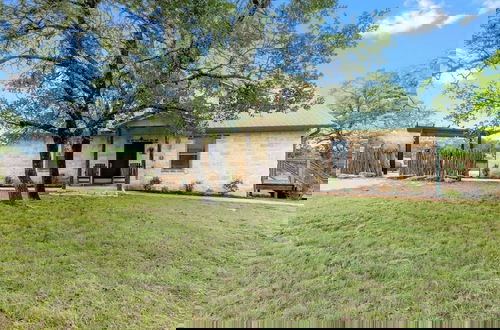 Foto 53 - Luxury Home With Fire Pit & Hill Country Views