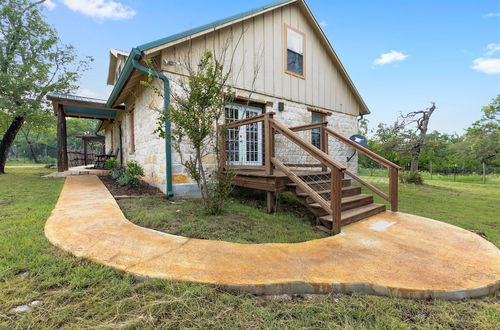 Foto 45 - Luxury Home With Fire Pit & Hill Country Views