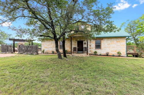 Foto 48 - Luxury Home With Fire Pit & Hill Country Views