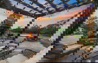 Foto 1 - Luxury Home With Fire Pit & Hill Country Views