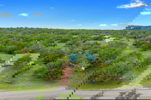Foto 54 - Luxury Home With Fire Pit & Hill Country Views