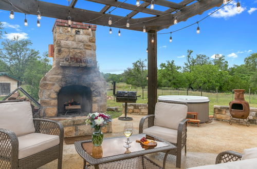 Foto 34 - Luxury Home With Fire Pit & Hill Country Views