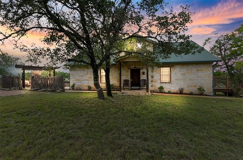 Foto 46 - Luxury Home With Fire Pit & Hill Country Views