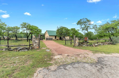 Foto 40 - Luxury Home With Fire Pit & Hill Country Views