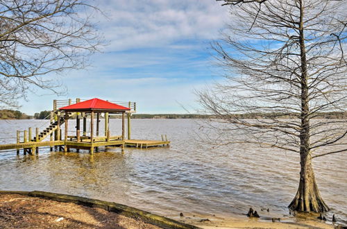 Photo 5 - Charming Waterfront Ridgeway Cabin w/ Dock