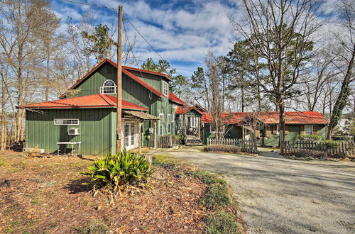 Photo 36 - Charming Waterfront Ridgeway Cabin w/ Dock