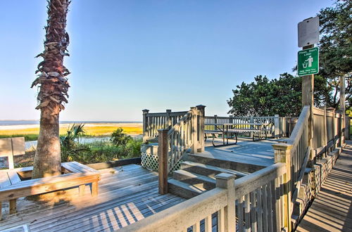 Photo 2 - Hilton Head Island Condo - Beach & Pool On-site