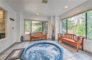 Photo 3 - 3-level Luxe Home w/ Spa, AC, Game Room & Theater