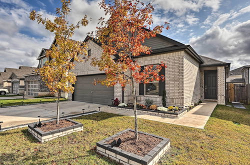 Photo 11 - Charming Home Near Austin w/ Grill & Porch