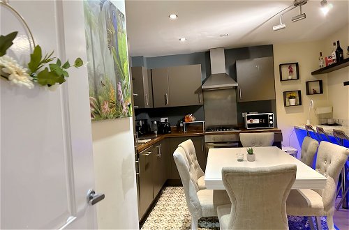 Photo 22 - Luxury Apartment 4 bed Room in Canary Wharf