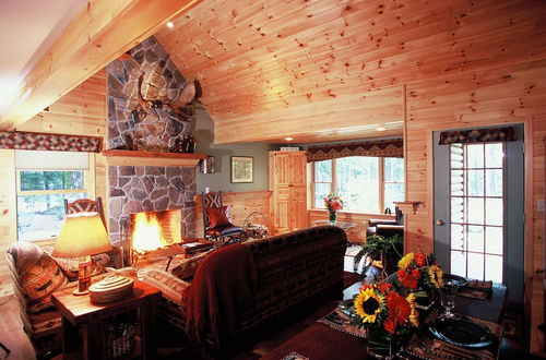 Foto 4 - Upscale Fryeburg Cabin: Hot Tub + Billiards Table