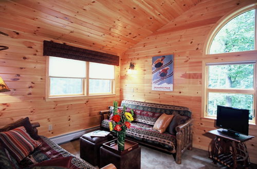 Photo 11 - Upscale Fryeburg Cabin: Hot Tub + Billiards Table