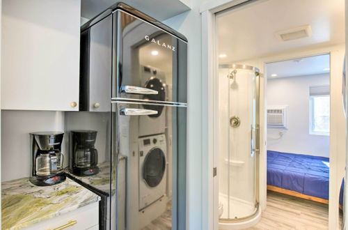 Photo 9 - Convenient Salt Lake Tiny Home With Chic Interior