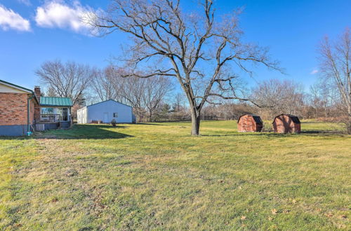 Foto 16 - Spacious Liberty Township Home w/ Large Yard