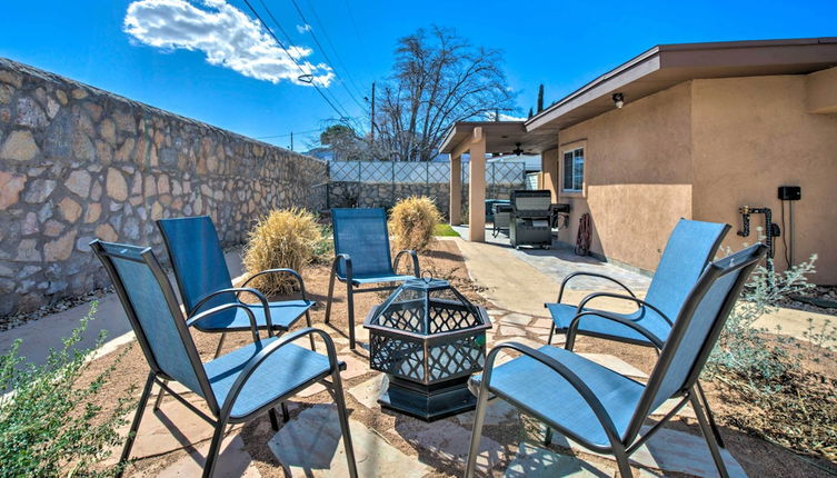 Foto 1 - Modern El Paso Home w/ Backyard & Fire Pit