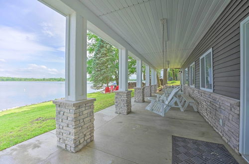 Foto 3 - Coldwater Family Retreat w/ Boat Dock & Grill