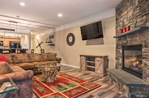 Photo 4 - Relaxing Lincoln Condo w/ Fireplace & Shuttle