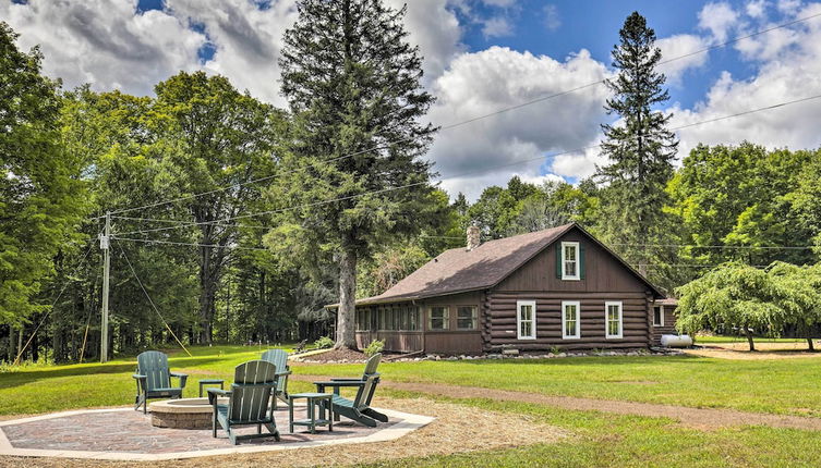 Photo 1 - Dog-friendly Park Falls Cottage w/ 5 Acres & Lake