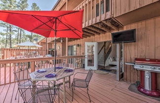 Foto 1 - Updated Ruidoso Mountain Escape w/ Deck & Balcony