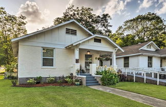 Photo 1 - Remodeled Downtown Hot Springs Home W/porch