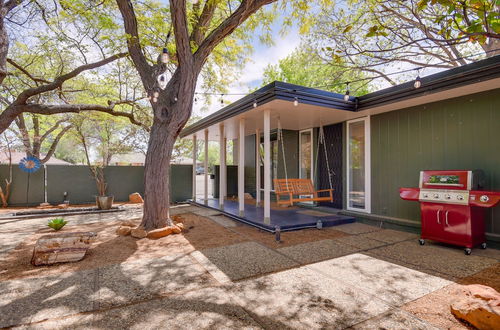 Photo 20 - Mid-century Modern Home w/ Fire Pit & Gas Grill