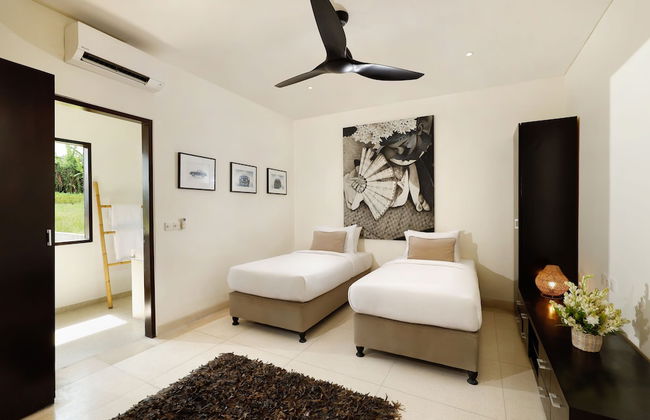 Black Beach Villa - Absolute Beachfront - Foto 2