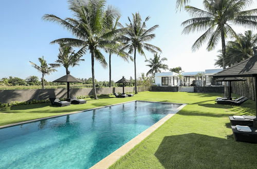 Photo 10 - Black Beach Villa