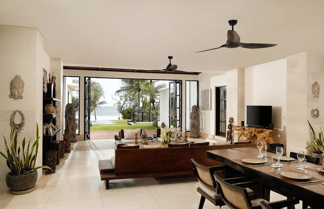 Black Beach Villa - Absolute Beachfront - Foto 17
