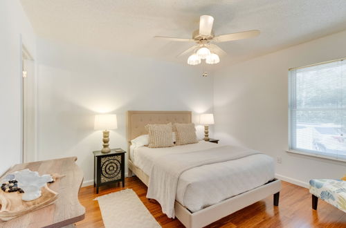 Foto 4 - Bright Navarre Vacation Rental, 2 Mi to Beach