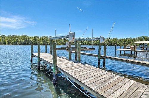 Foto 14 - Angler's Getaway: Riverfront Home W/boat Dock