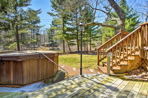 Photo 10 - Spacious Mears House -steps From Lake Michigan