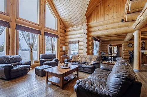 Photo 7 - Executive Plus 89 - Luxurious log Home With Private hot tub Pool Sauna and Close to Activities