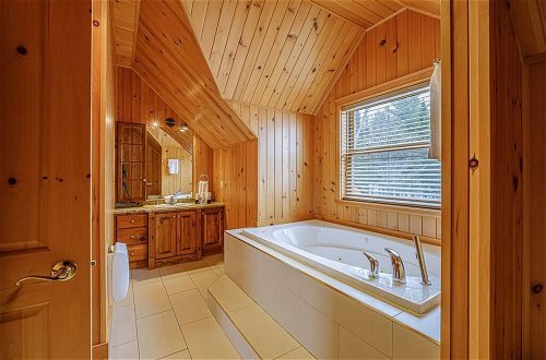 Photo 28 - Executive Plus 89 - Luxurious log Home With Private hot tub Pool Sauna and Close to Activities